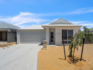 View profile: Family Home in Madora Bay