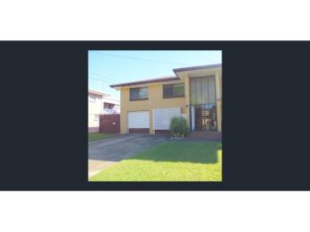 View profile: 1/18 Tenbar St, Tingalpa
Convenience at your doorstep