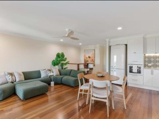 View profile: Style & Sophistication with beach views