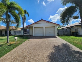 View profile: LARGE BACK YARD - GREAT STREET